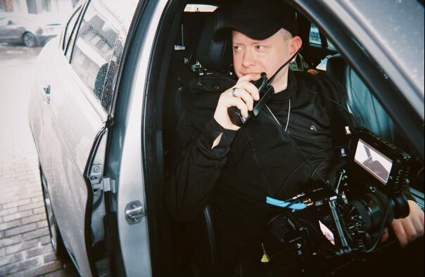 Behind the scenes photo 24
